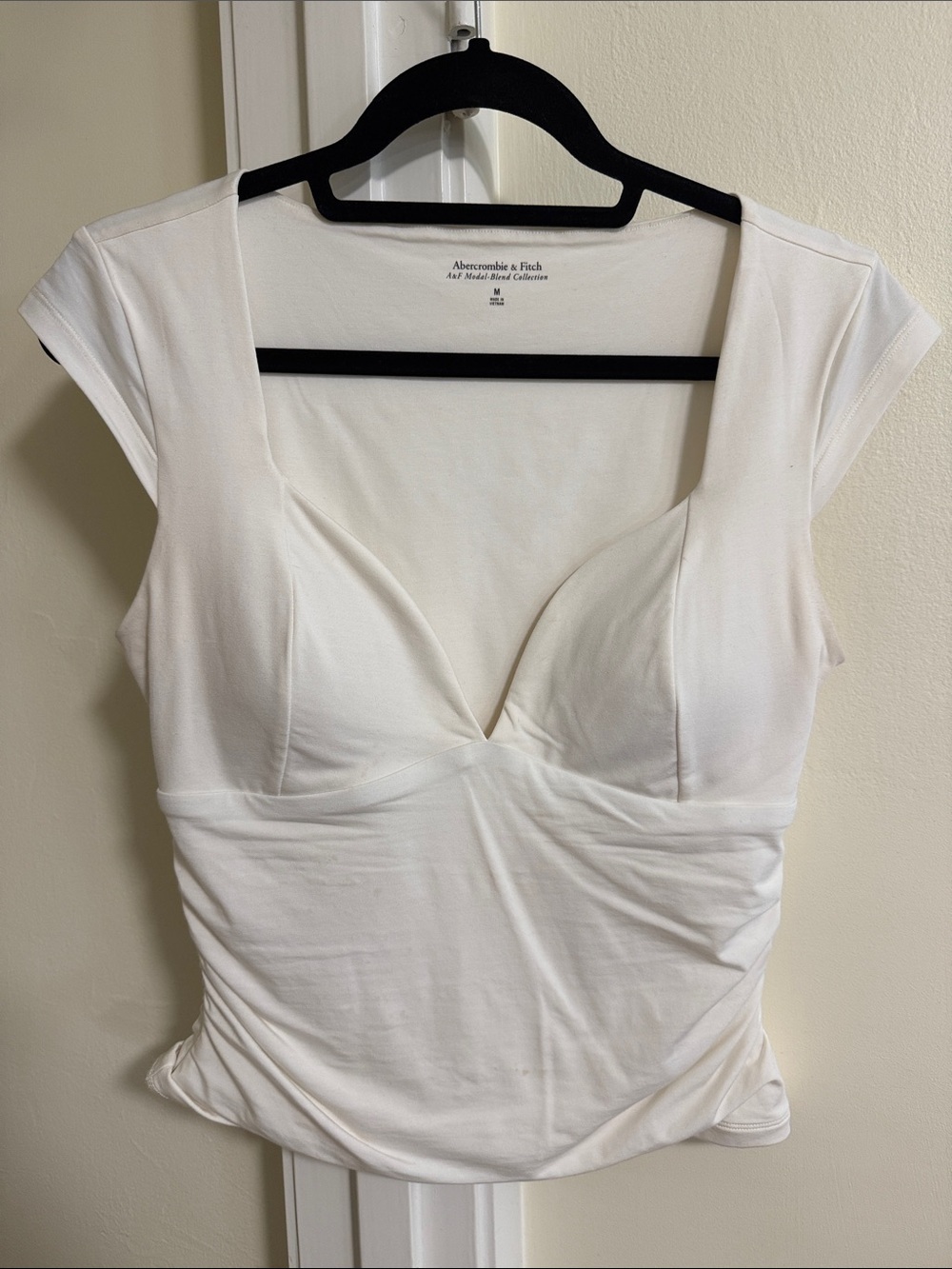 Abercrombie & Fitch White Cap Sleeve Sweetheart Neckline Tee